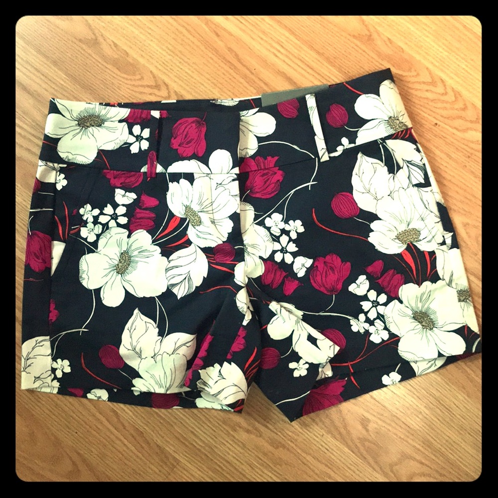 Ann Taylor navy floral shorts